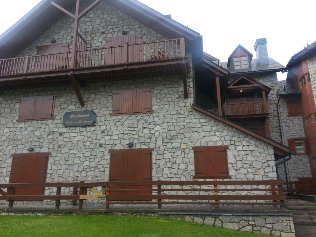 Residencial Valle De Benasque Exterior photo