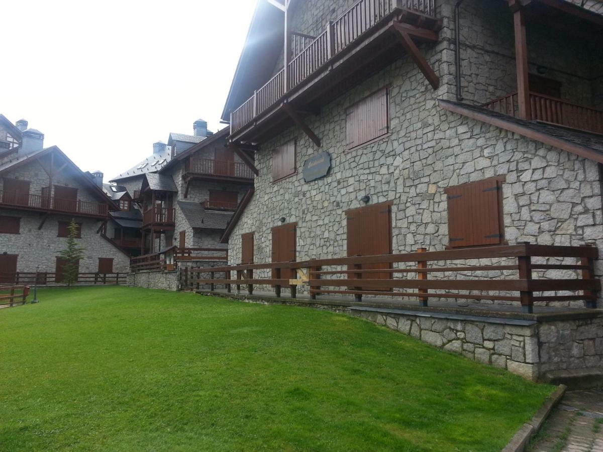 Residencial Valle De Benasque Exterior photo